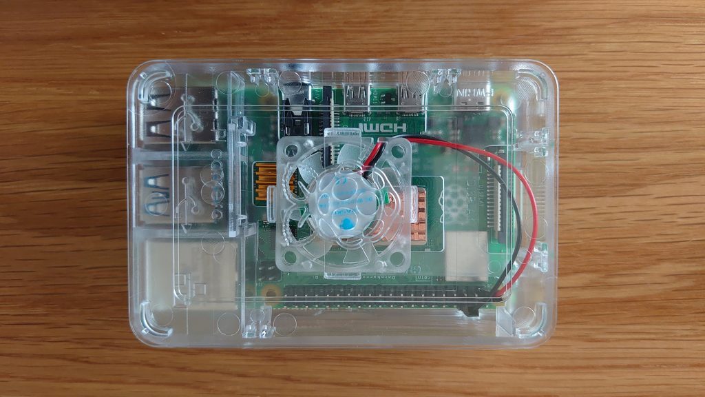 【電子工作】TRASKIT Raspberry Pi 4 Model B Starter Kitのケースを組み立てる（Raspberry Piで遊ぼう日記 その1）